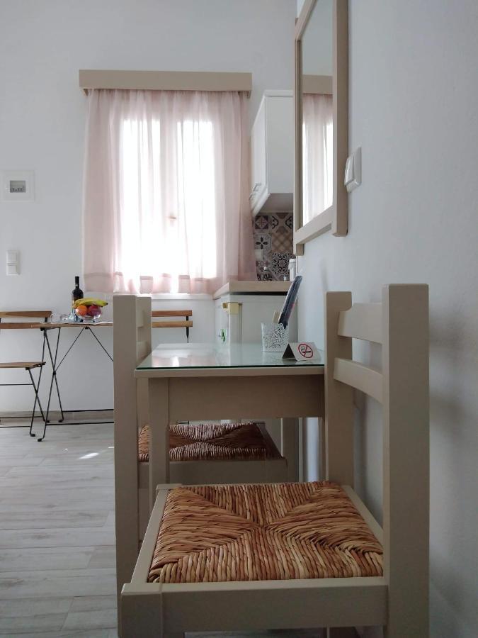 Nick'S Studio 2 Parikia  Ngoại thất bức ảnh